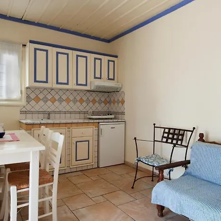 Chiliadromia Apartment *